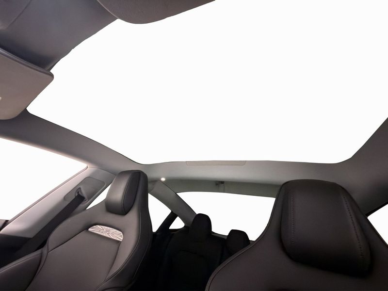Tesla Model 3 bild 11