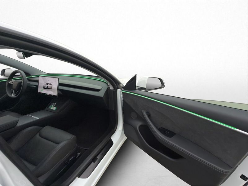 Tesla Model 3 bild 14