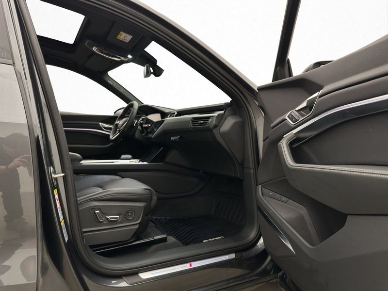 Audi Q8 bild 14