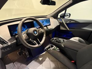 BMW iX bild 13