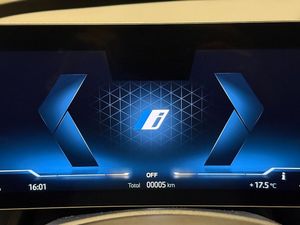 BMW iX bild 16