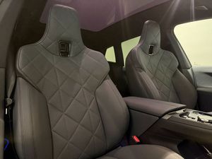 BMW iX bild 19