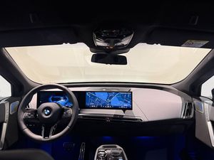 BMW iX bild 14