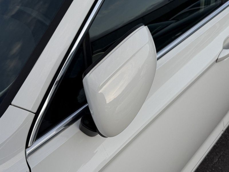 Volkswagen Passat bild 24