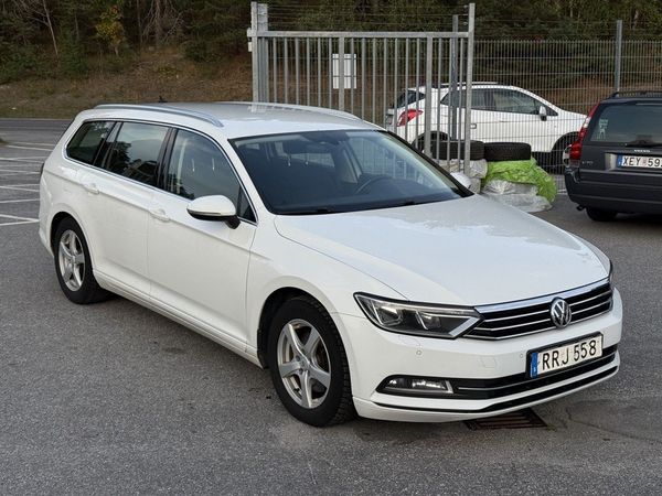 Volkswagen Passat Sportscombi 2.0 TDI 150hk Drag Kamera Nyservad Se-Spec - 2015