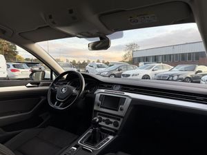 Volkswagen Passat bild 11