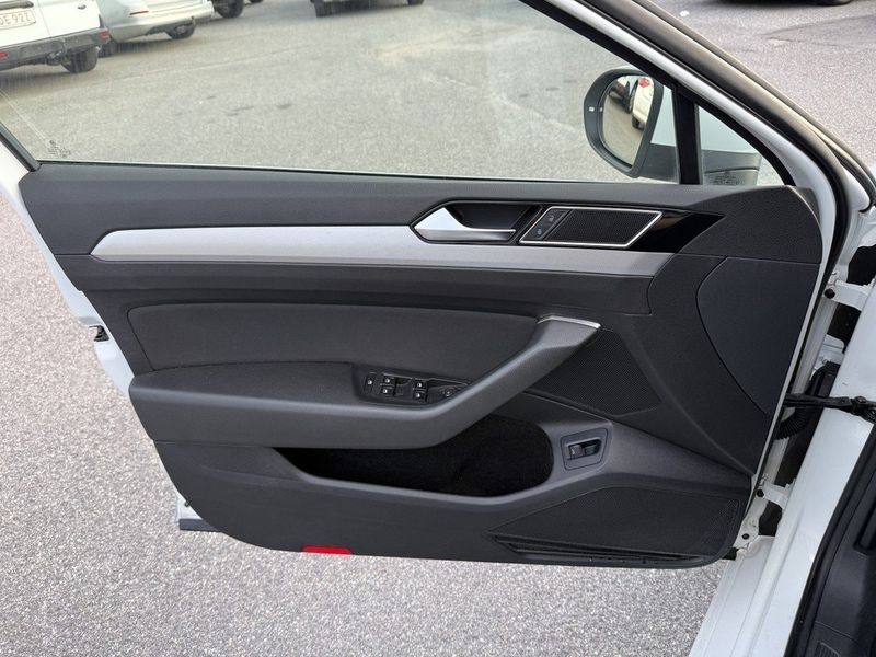 Volkswagen Passat bild 12