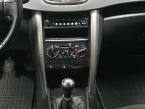Peugeot 207 bild 15