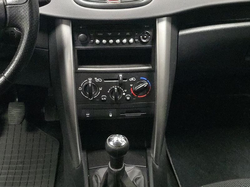 Peugeot 207 bild 15