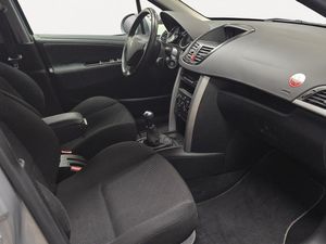Peugeot 207 bild 12