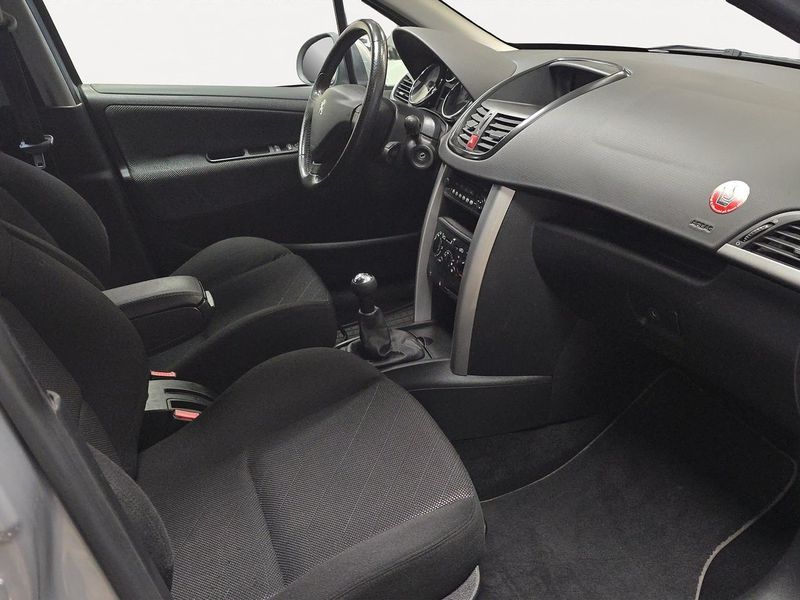 Peugeot 207 bild 12