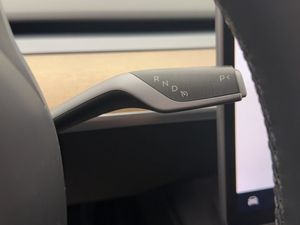 Tesla Model Y bild 31