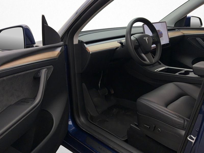 Tesla Model Y bild 36