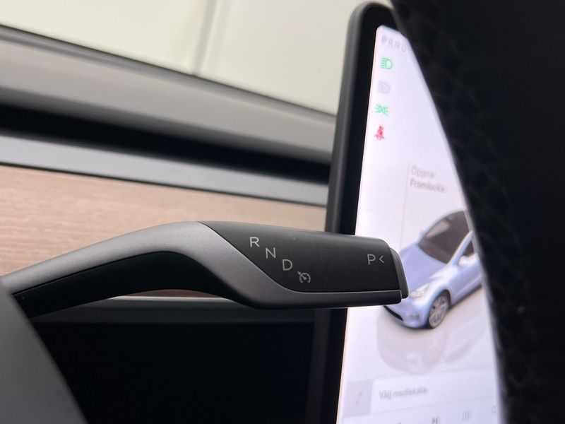 Tesla Model Y bild 27