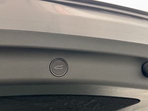 Tesla Model Y bild 29