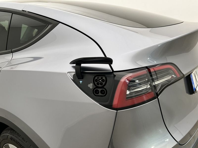 Tesla Model Y bild 12