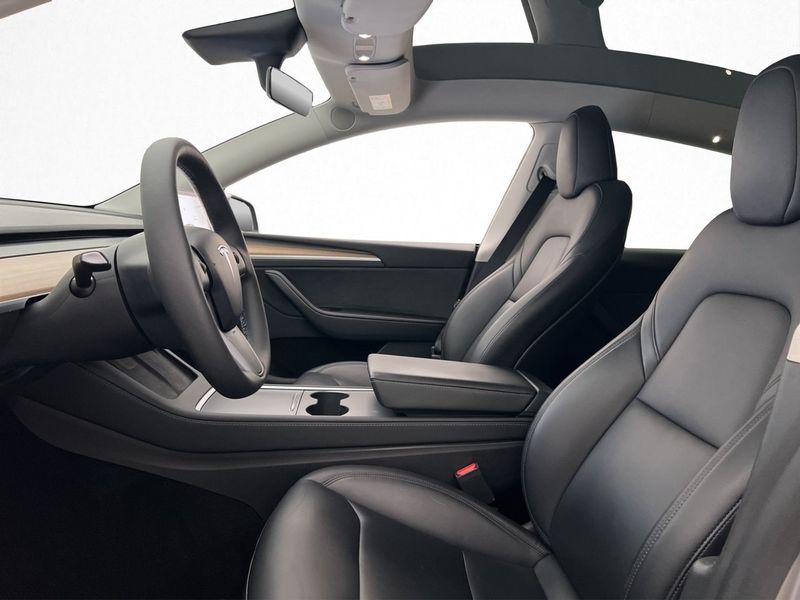 Tesla Model Y bild 15