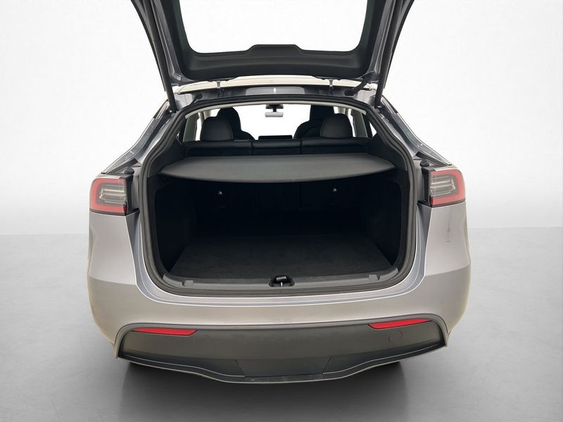 Tesla Model Y bild 11