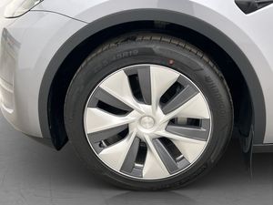 Tesla Model Y bild 33