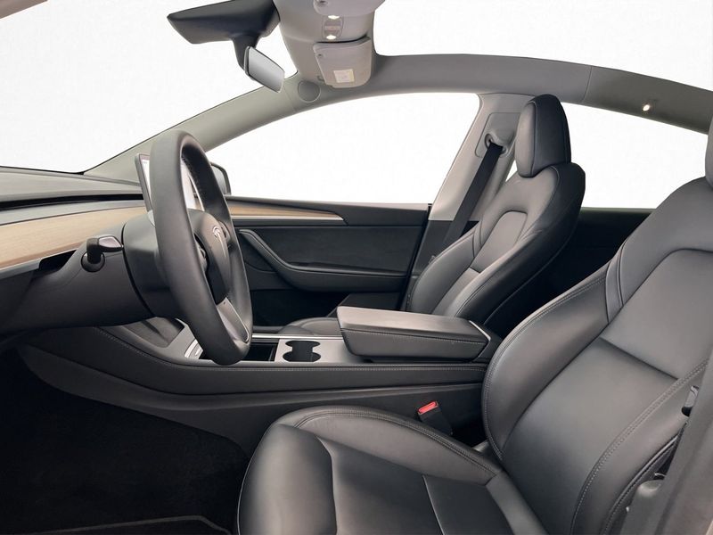 Tesla Model Y bild 15