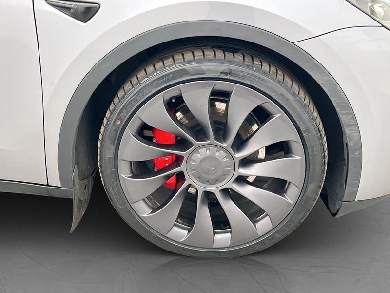 Tesla Model Y bild 32