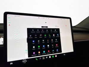 Tesla Model Y bild 25