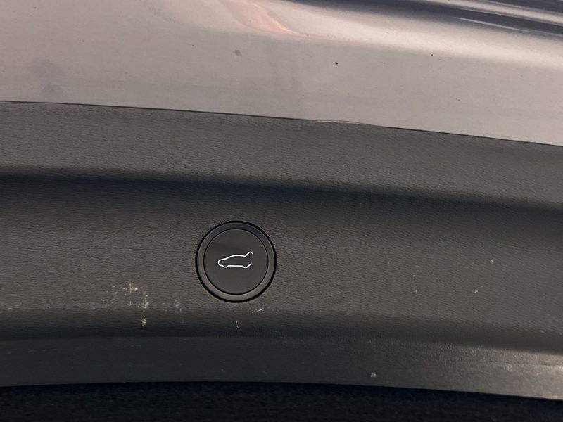 Tesla Model Y bild 12