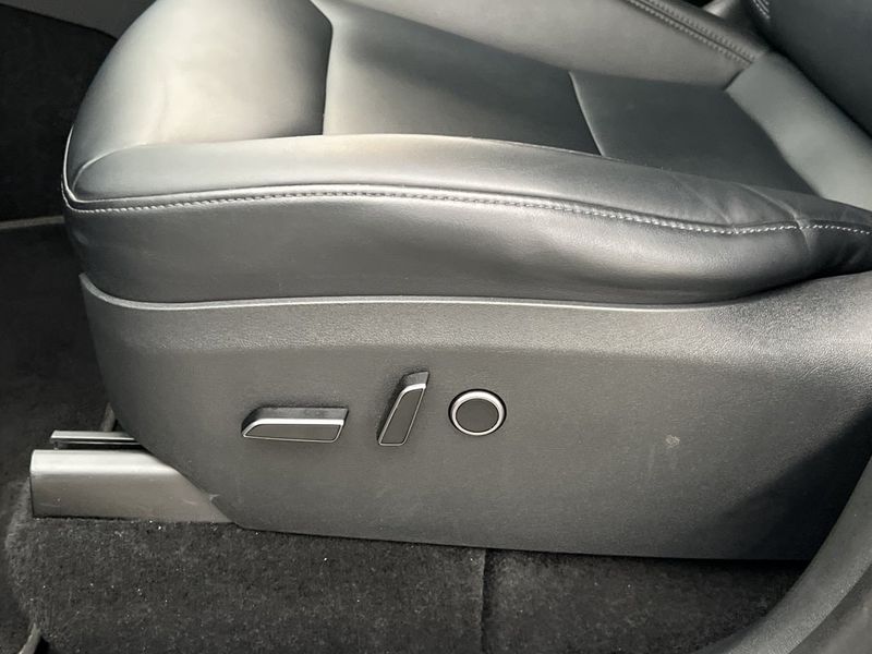 Tesla Model Y bild 14