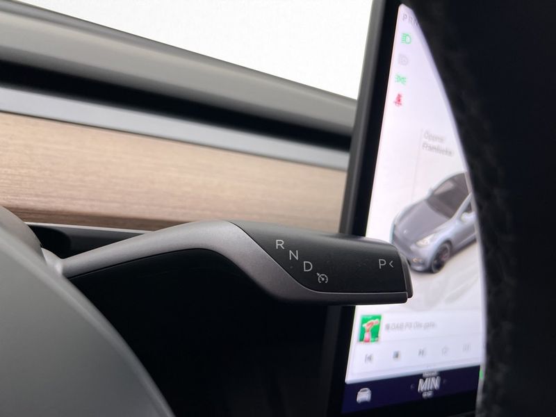Tesla Model Y bild 33