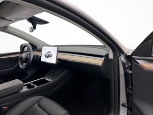 Tesla Model Y bild 28