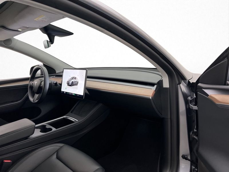 Tesla Model Y bild 28