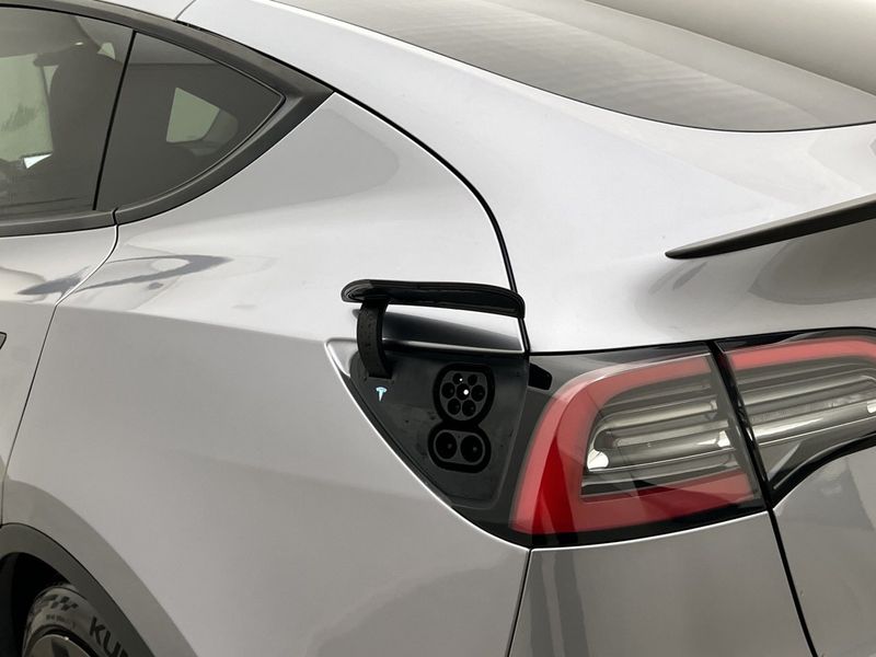 Tesla Model Y bild 35