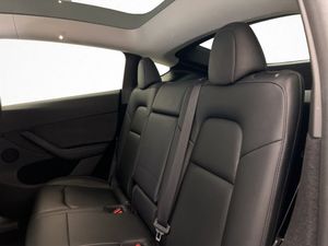 Tesla Model Y bild 26