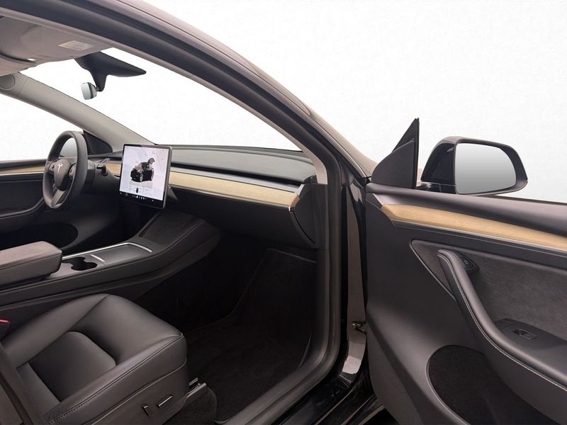 Tesla Model Y bild 29