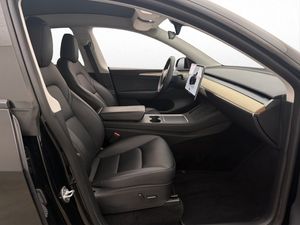 Tesla Model Y bild 28