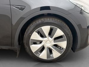 Tesla Model Y bild 33