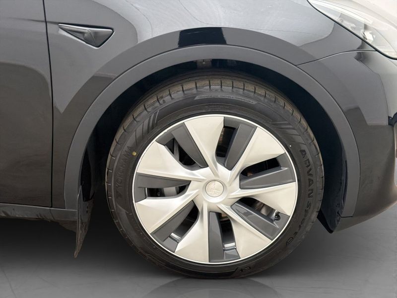 Tesla Model Y bild 33