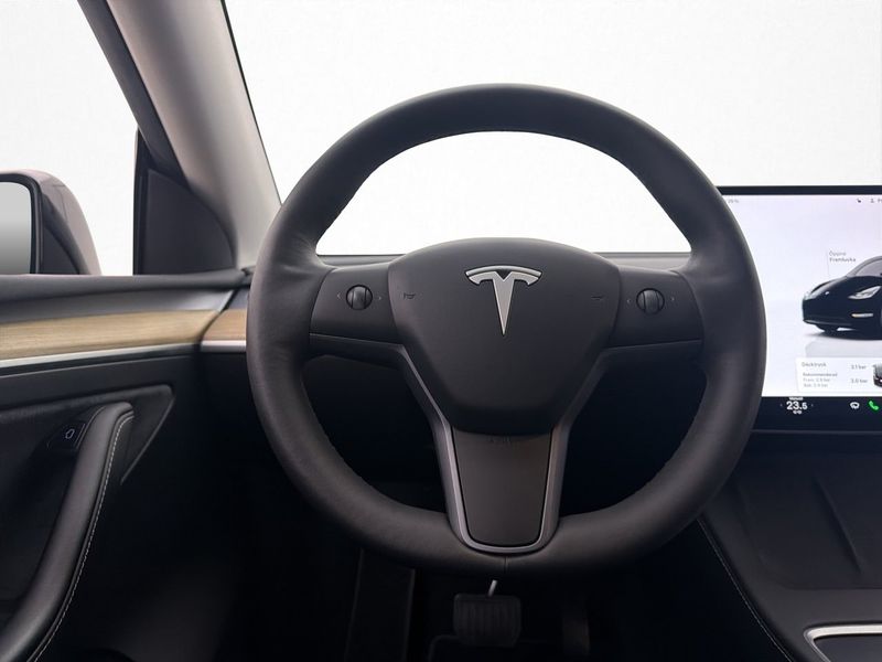 Tesla Model Y bild 16