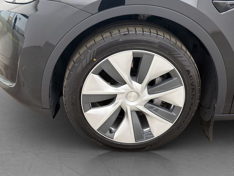 Tesla Model Y bild 30