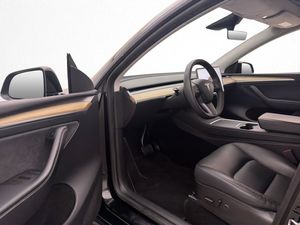 Tesla Model Y bild 12