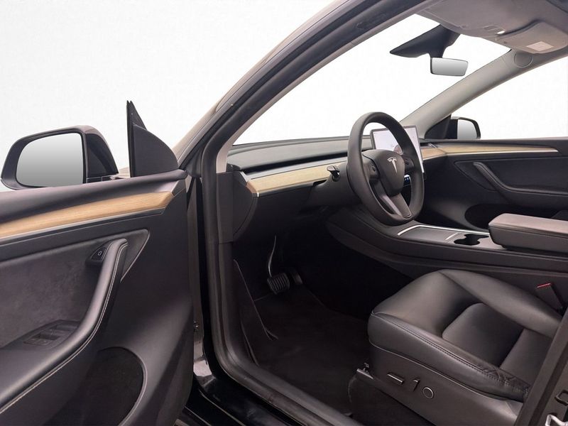 Tesla Model Y bild 12