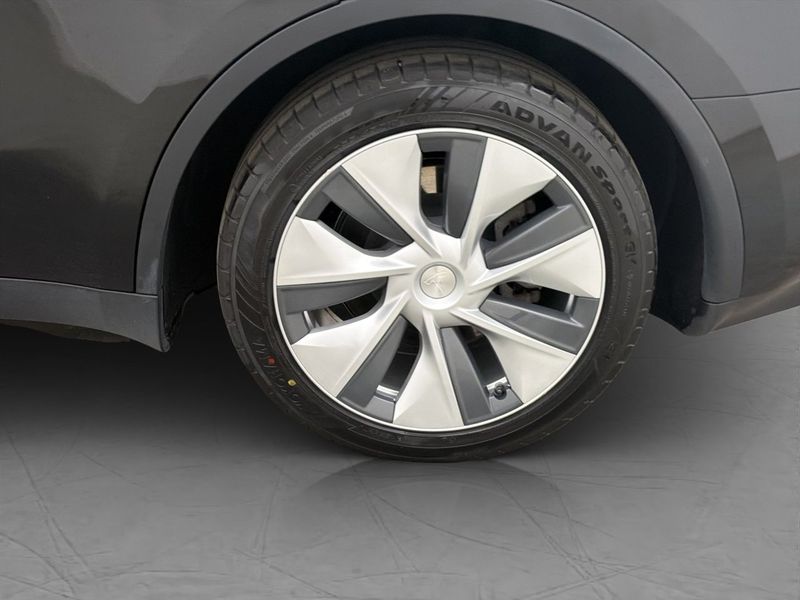 Tesla Model Y bild 31