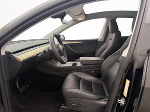 Tesla Model Y bild 13
