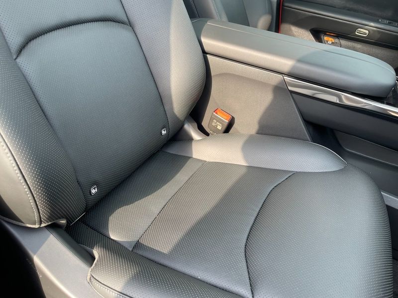 Mazda CX-6e bild 20
