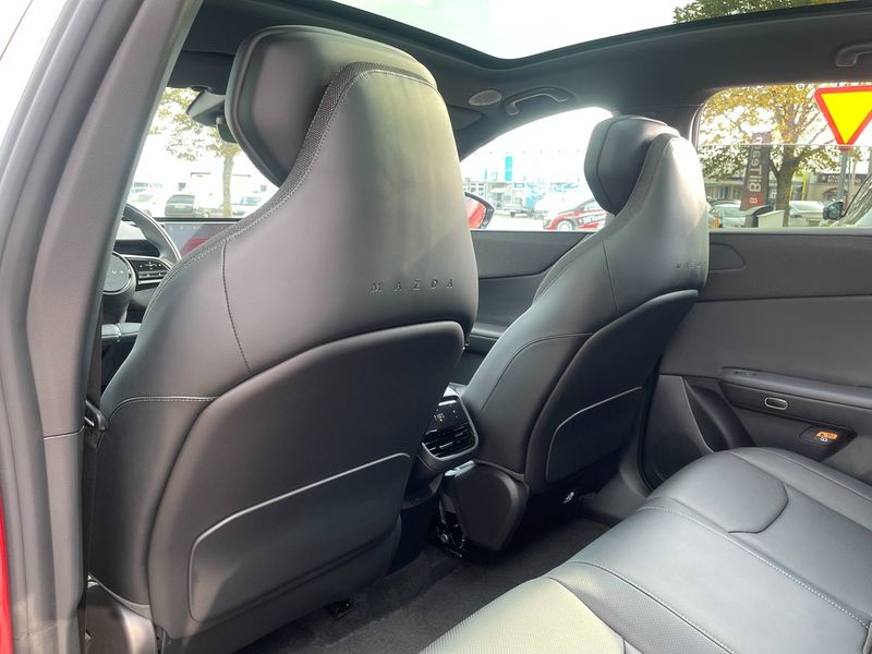 Mazda CX-6e bild 16