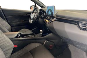 Toyota C-HR bild 12
