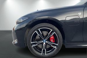 BMW 330 bild 10