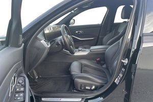 BMW 330 bild 13