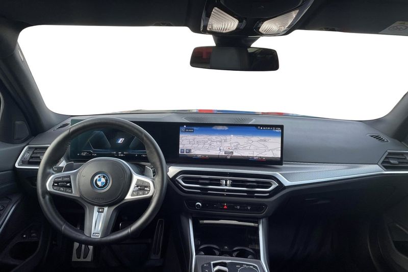 BMW 330 bild 11