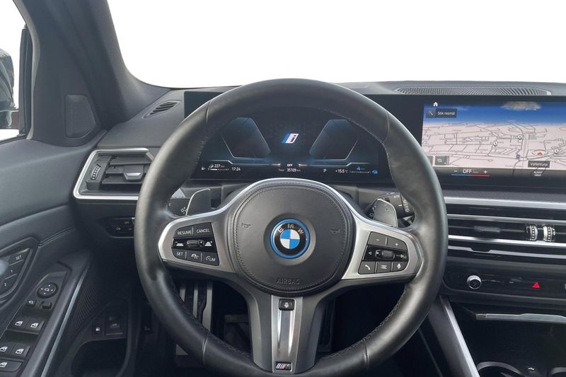 BMW 330 bild 12